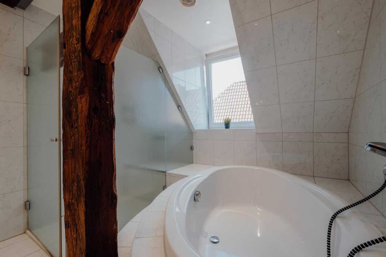 Luxurioese Und Stilvolle In Bester Lage Bremens Appartement